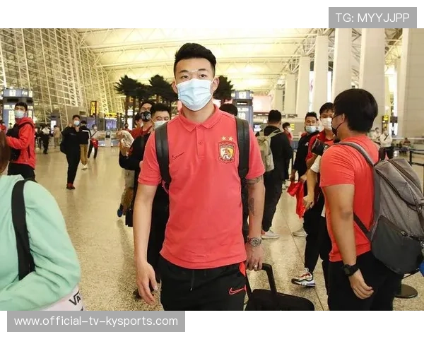 辽宁铁人16名新援集中亮相，严鼎皓披挂核心战袍掌控中场指挥权